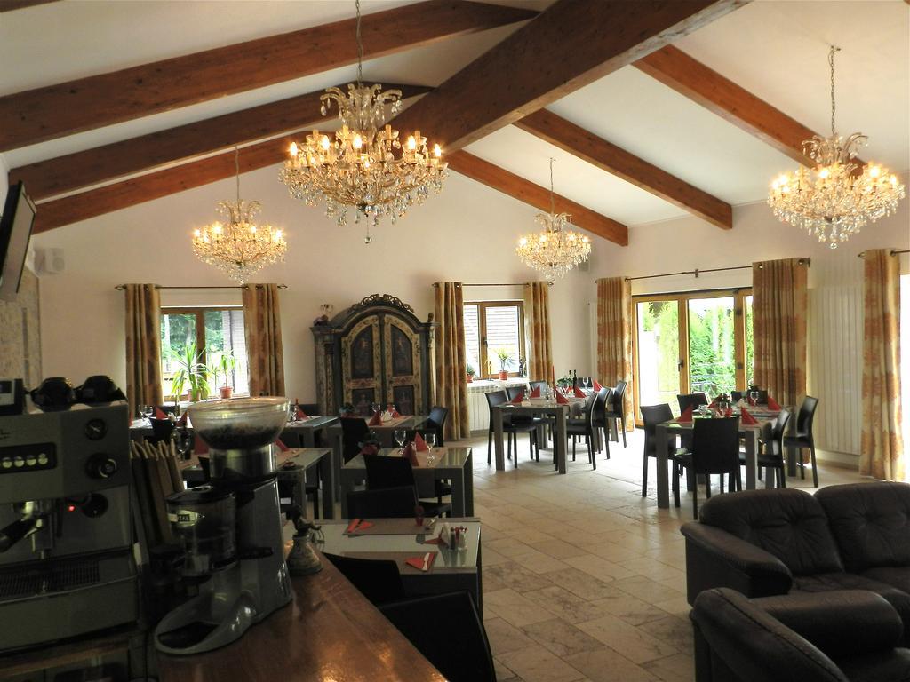 Villa Ermitage Буштени Экстерьер фото