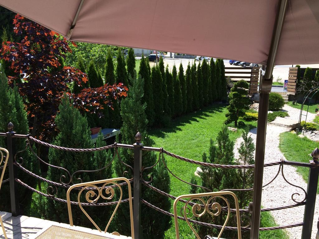 Villa Ermitage Буштени Экстерьер фото