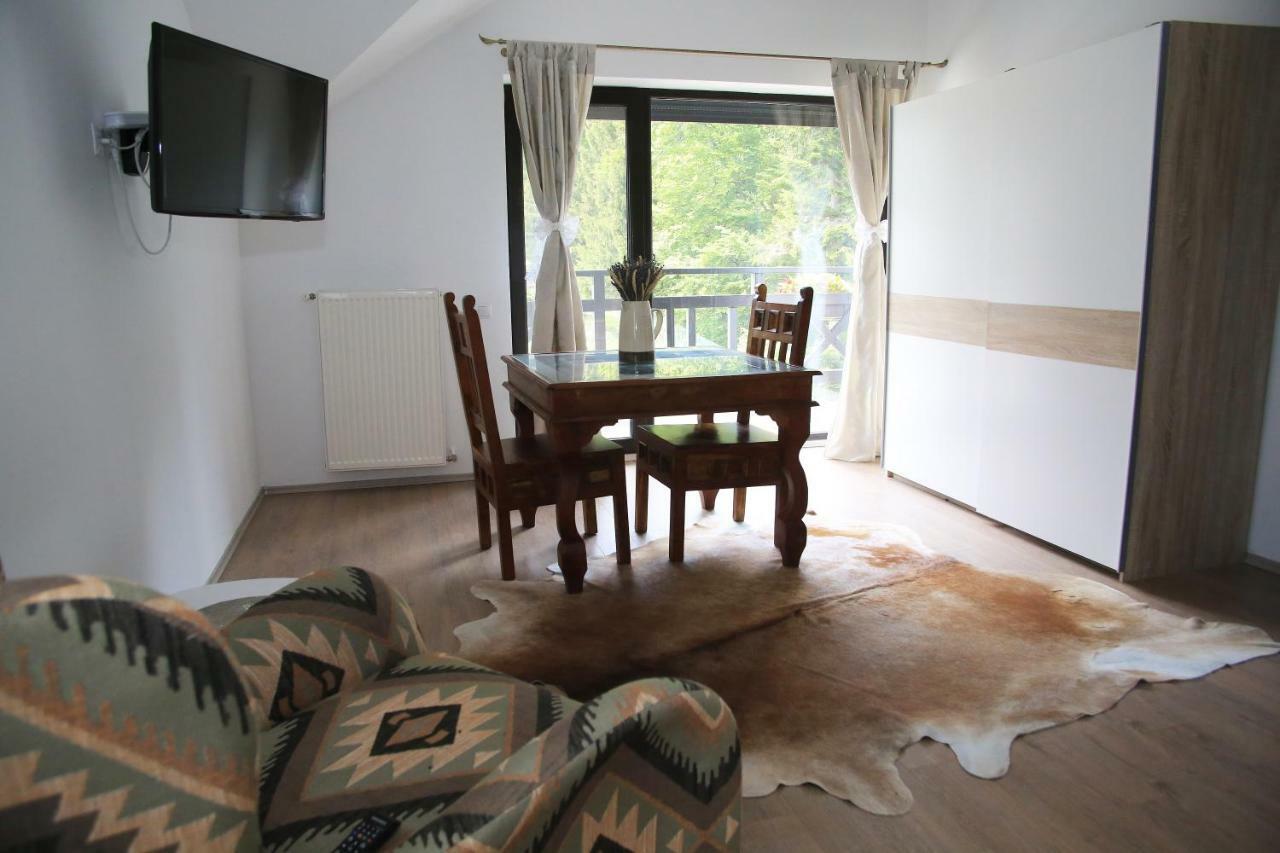 Villa Ermitage Буштени Экстерьер фото